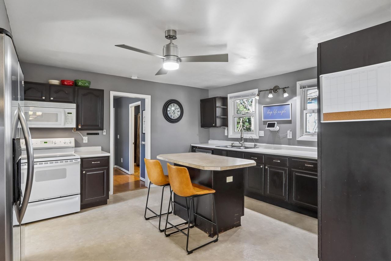 608 Chatham Street Williamsburg IA 52361