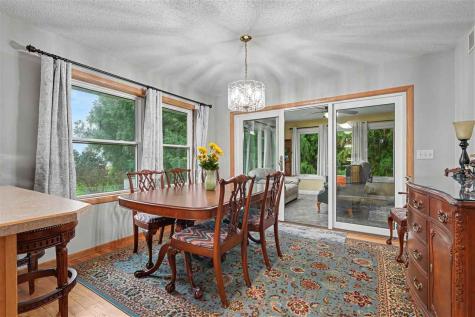811 Valley Court Center Point IA 52213
