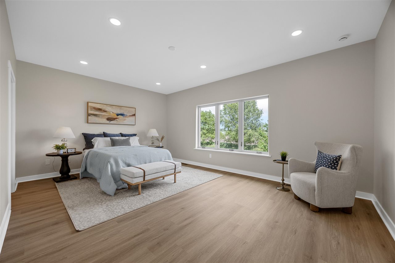 280 N Juniper Street North Liberty IA 52317