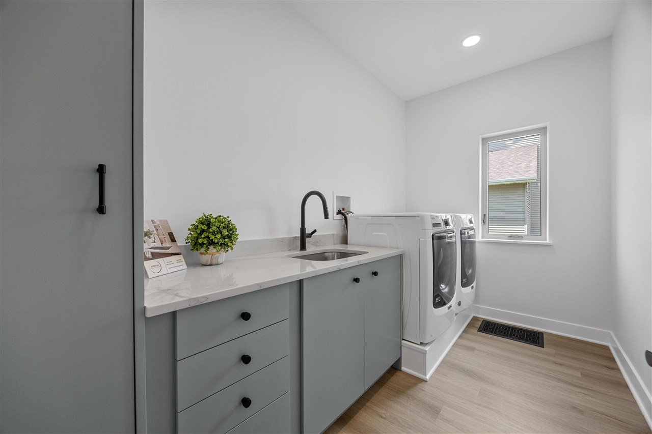 280 N Juniper Street North Liberty IA 52317