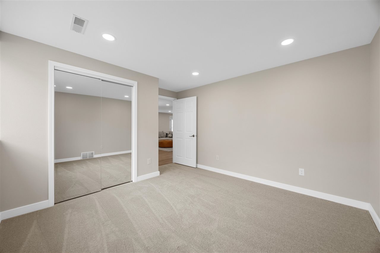 280 N Juniper Street North Liberty IA 52317