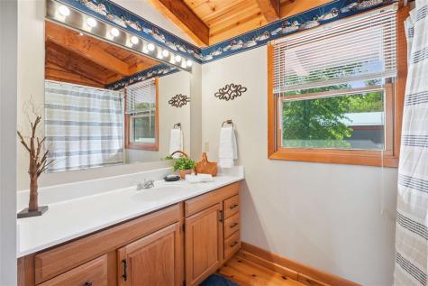 57 Solon Road Solon IA 52333
