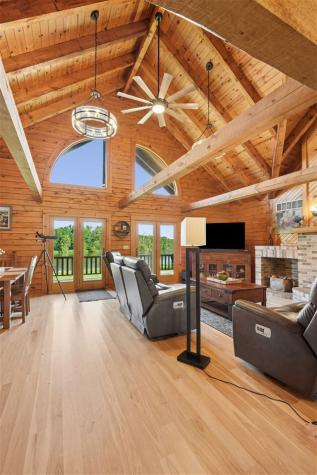 57 Solon Road Solon IA 52333