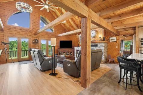 57 Solon Road Solon IA 52333