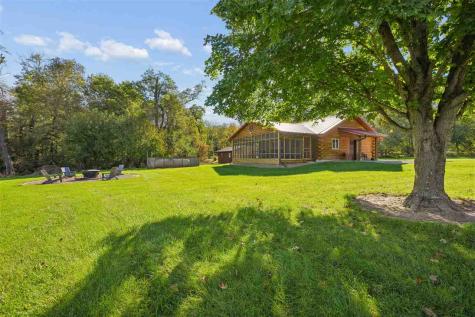 57 Solon Road Solon IA 52333
