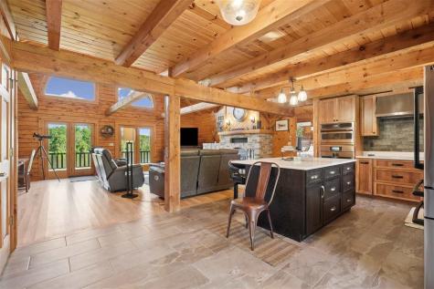 57 Solon Road Solon IA 52333