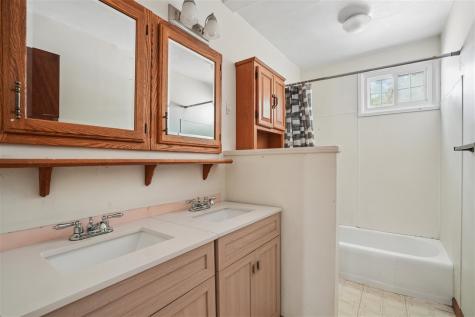 2415 Wayne Avenue Iowa City IA 52240