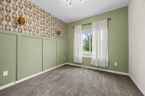 559 Fawn Avenue Tiffin IA 52340