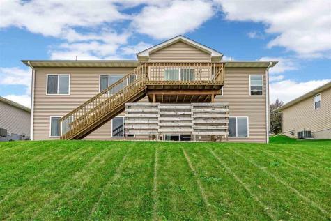 559 Fawn Avenue Tiffin IA 52340
