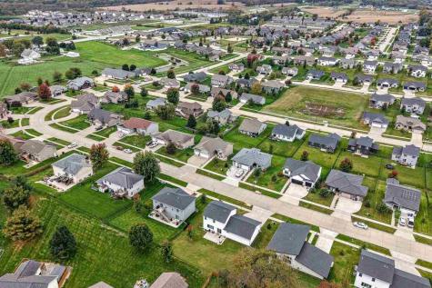 559 Fawn Avenue Tiffin IA 52340