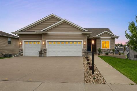 559 Fawn Avenue Tiffin IA 52340