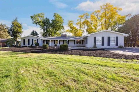 2915 Indian Hill Road SE Cedar Rapids IA 52403