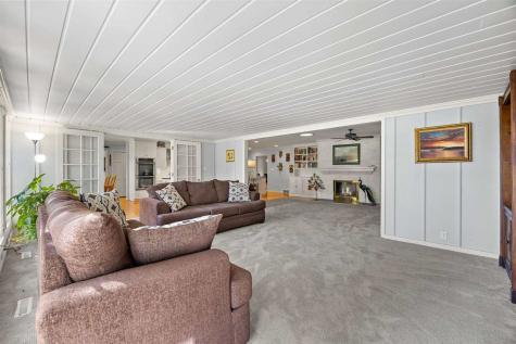 2915 Indian Hill Road SE Cedar Rapids IA 52403