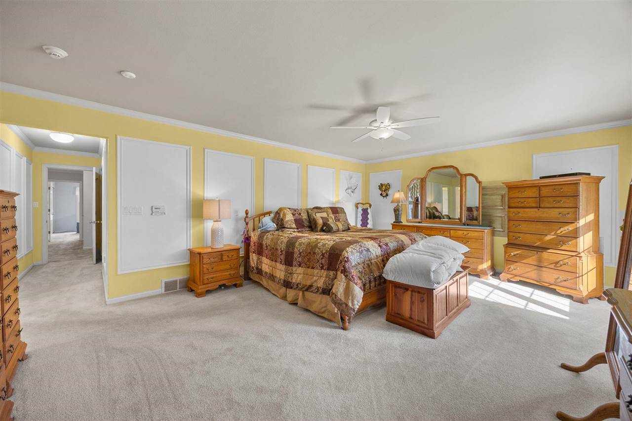 2915 Indian Hill Road SE Cedar Rapids IA 52403