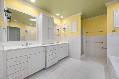 2915 Indian Hill Road SE Cedar Rapids IA 52403