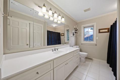 2915 Indian Hill Road SE Cedar Rapids IA 52403