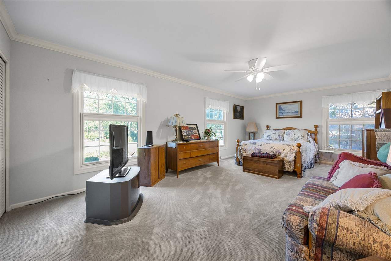 2915 Indian Hill Road SE Cedar Rapids IA 52403