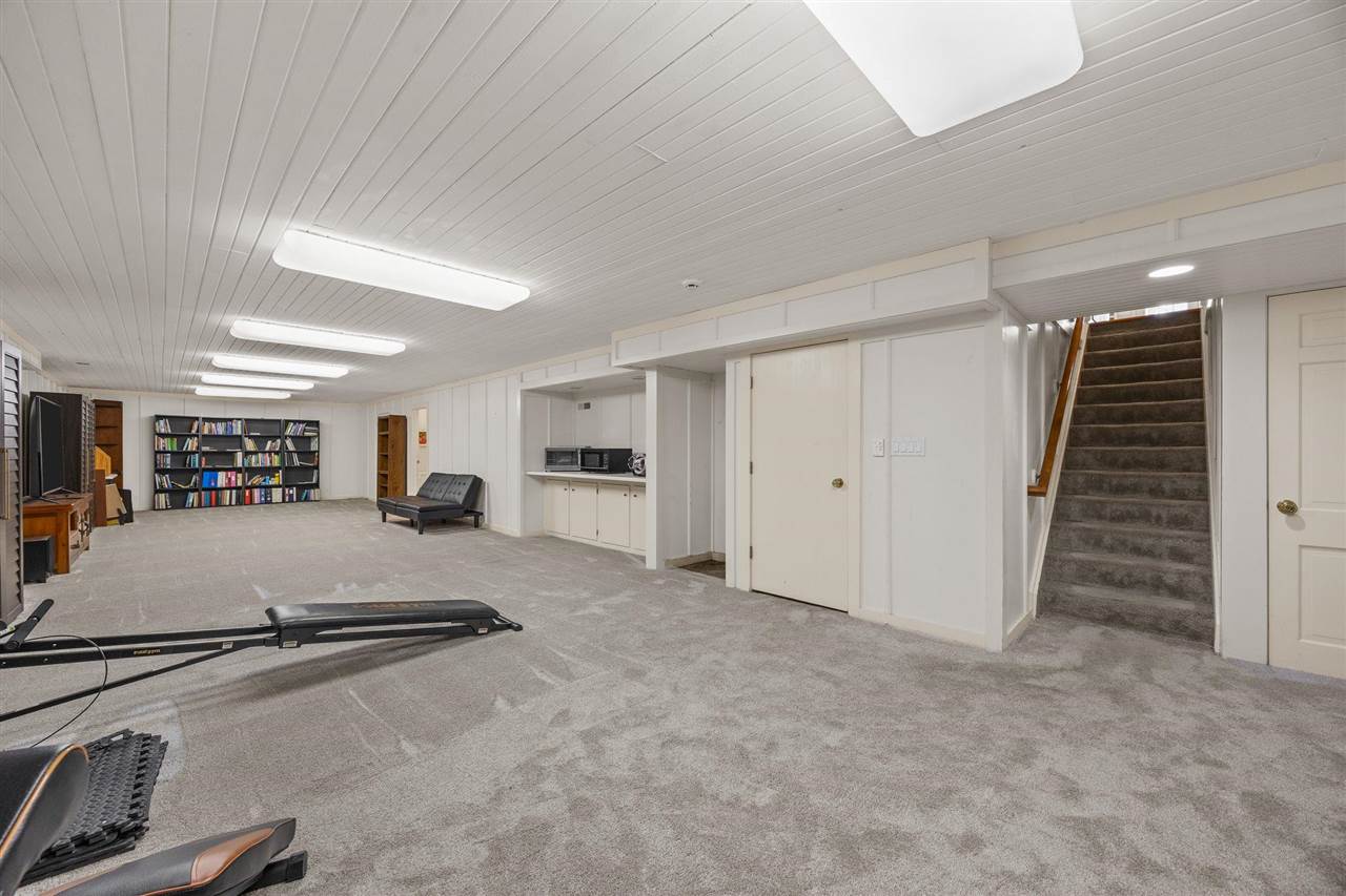 2915 Indian Hill Road SE Cedar Rapids IA 52403