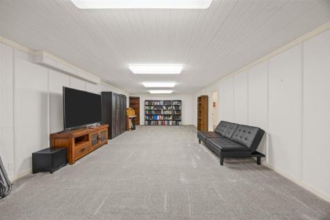 2915 Indian Hill Road SE Cedar Rapids IA 52403