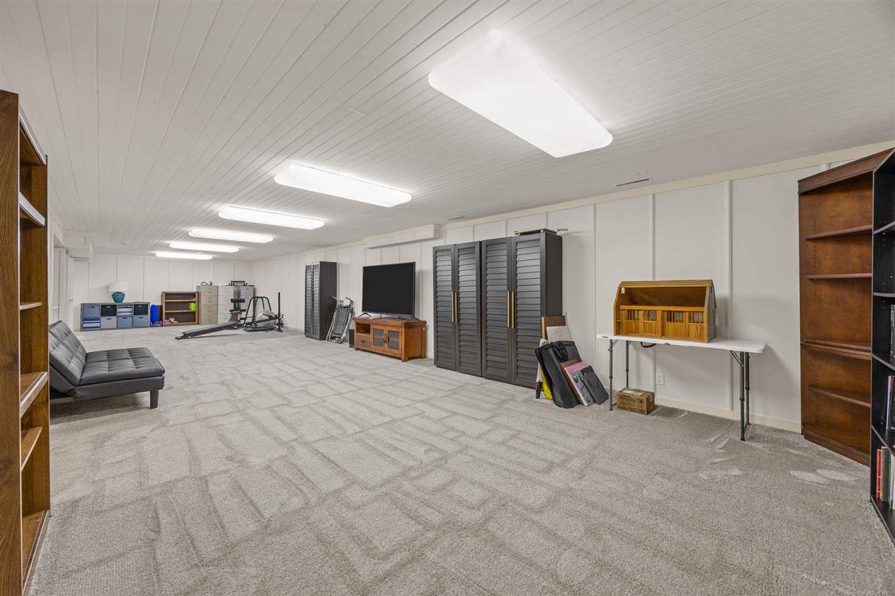 2915 Indian Hill Road SE Cedar Rapids IA 52403
