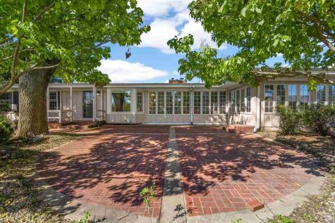 2915 Indian Hill Road SE Cedar Rapids IA 52403