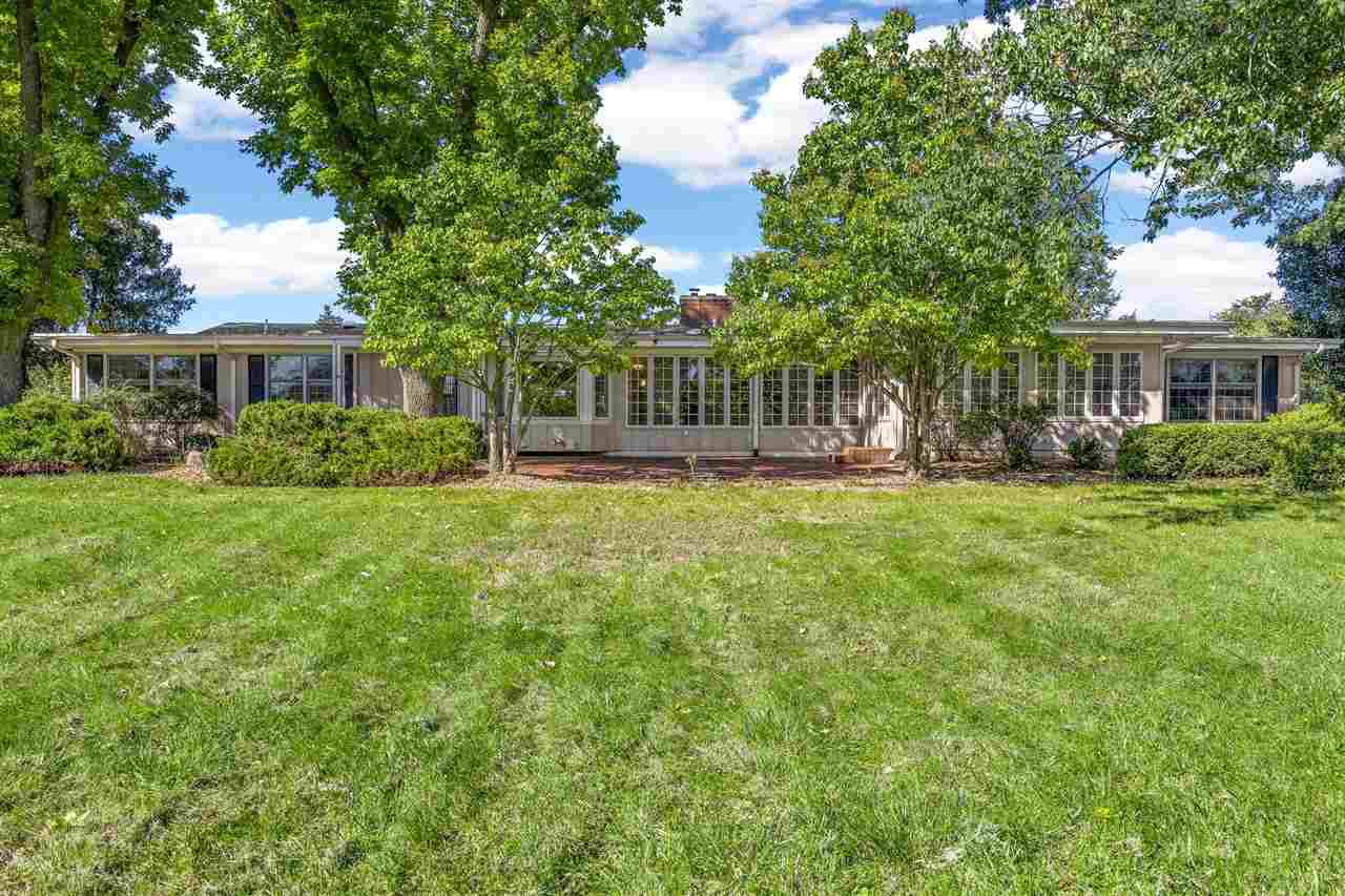 2915 Indian Hill Road SE Cedar Rapids IA 52403