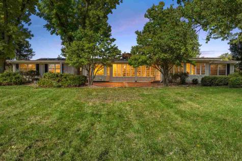2915 Indian Hill Road SE Cedar Rapids IA 52403