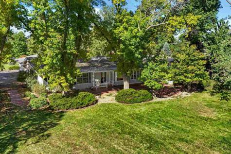 2915 Indian Hill Road SE Cedar Rapids IA 52403