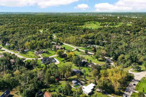 2915 Indian Hill Road SE Cedar Rapids IA 52403
