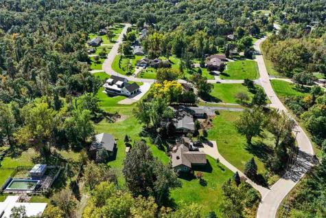 2915 Indian Hill Road SE Cedar Rapids IA 52403