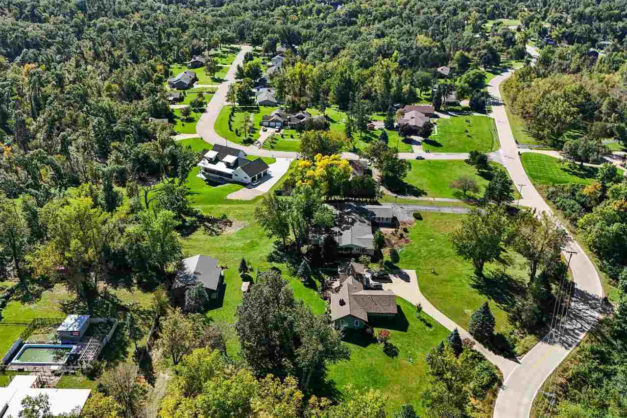 2915 Indian Hill Road SE Cedar Rapids IA 52403