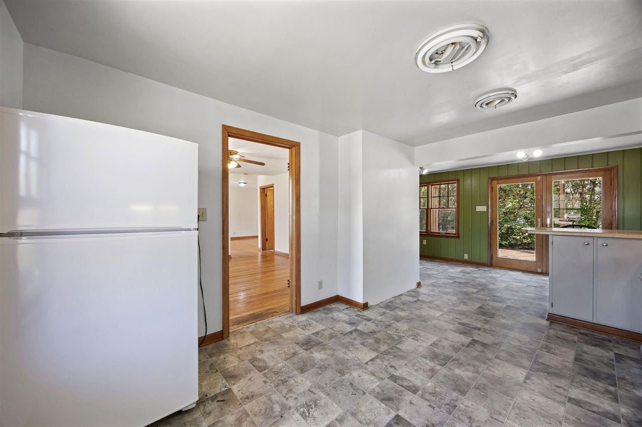 219 Myrtle Avenue Iowa City IA 52246