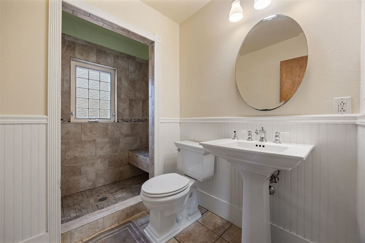 219 Myrtle Avenue Iowa City IA 52246