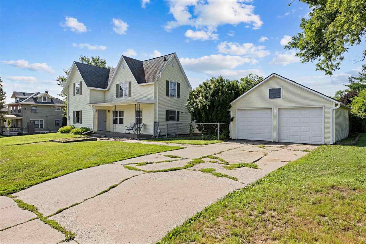 219 Myrtle Avenue Iowa City IA 52246