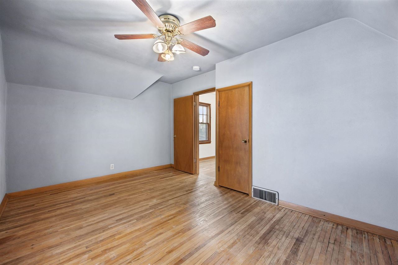 219 Myrtle Avenue Iowa City IA 52246