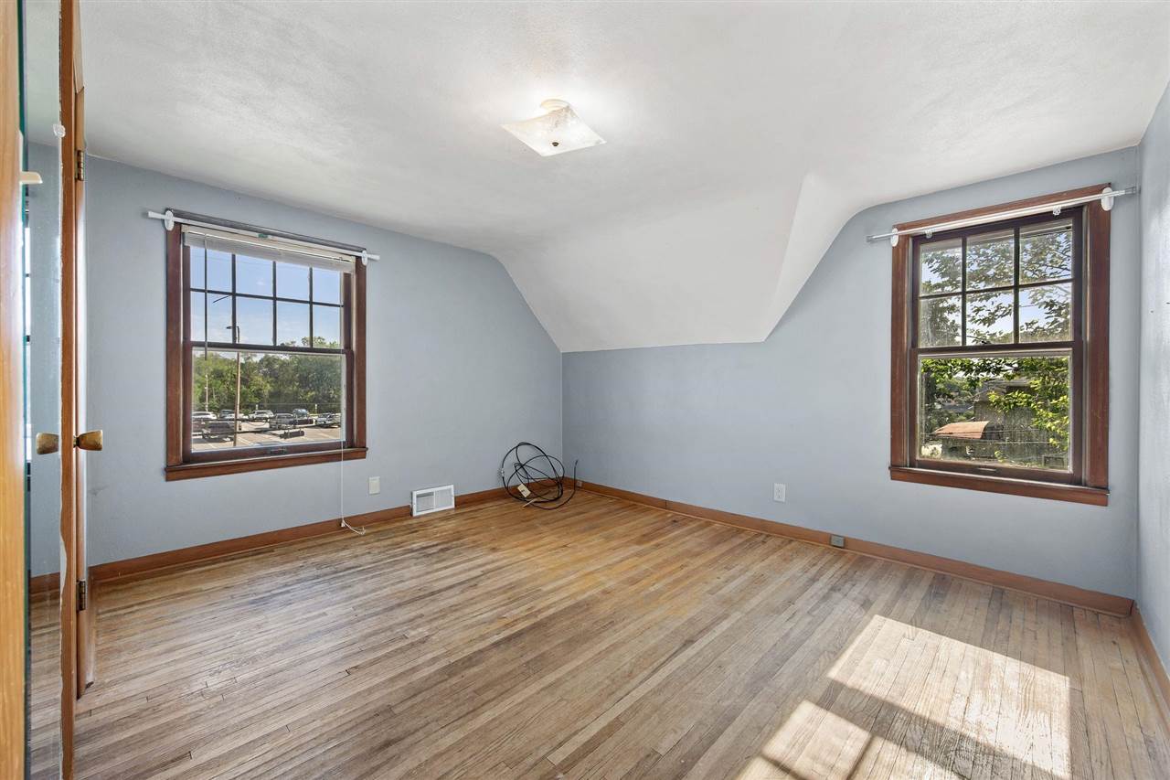 219 Myrtle Avenue Iowa City IA 52246