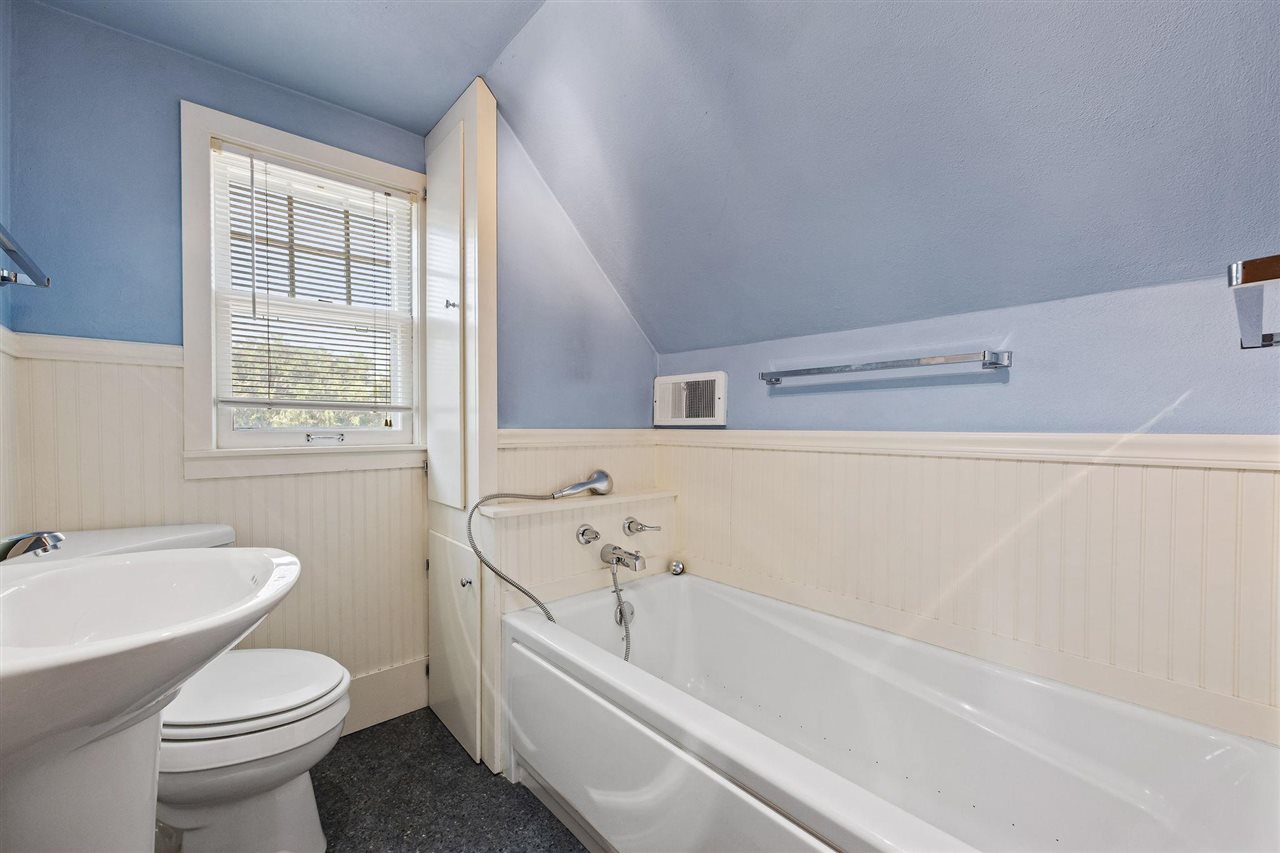 219 Myrtle Avenue Iowa City IA 52246