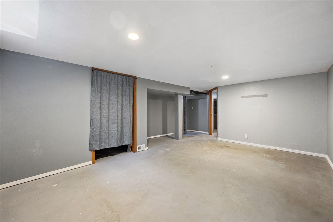 219 Myrtle Avenue Iowa City IA 52246