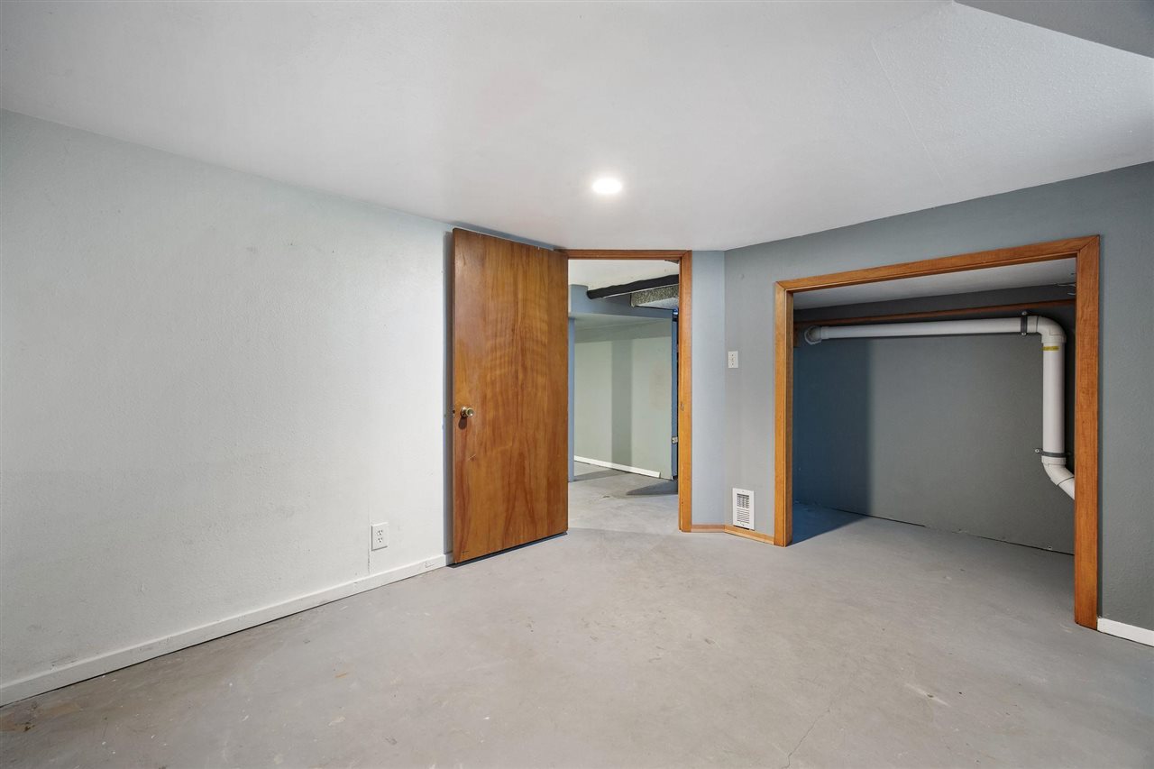 219 Myrtle Avenue Iowa City IA 52246