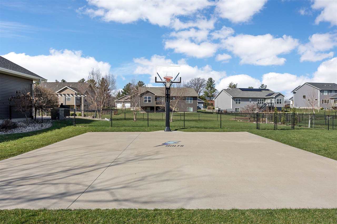1945 Timber Wolf Drive North Liberty IA 52317
