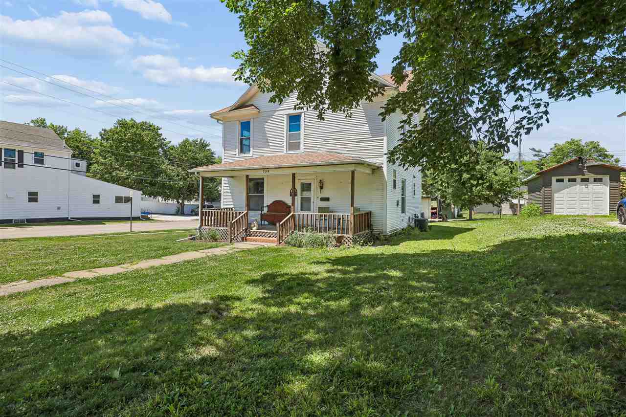 739 S Iowa Avenue Washington IA 52353
