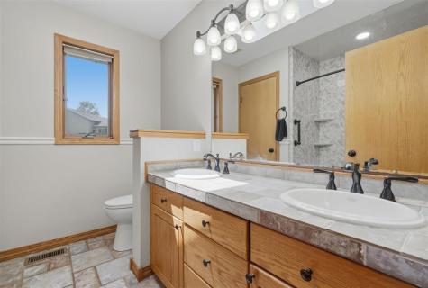 415 Fox Run North Liberty IA 52317
