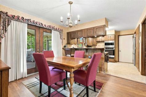 1302 E Harrison Street Washington IA 52353