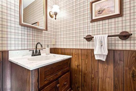 1302 E Harrison Street Washington IA 52353