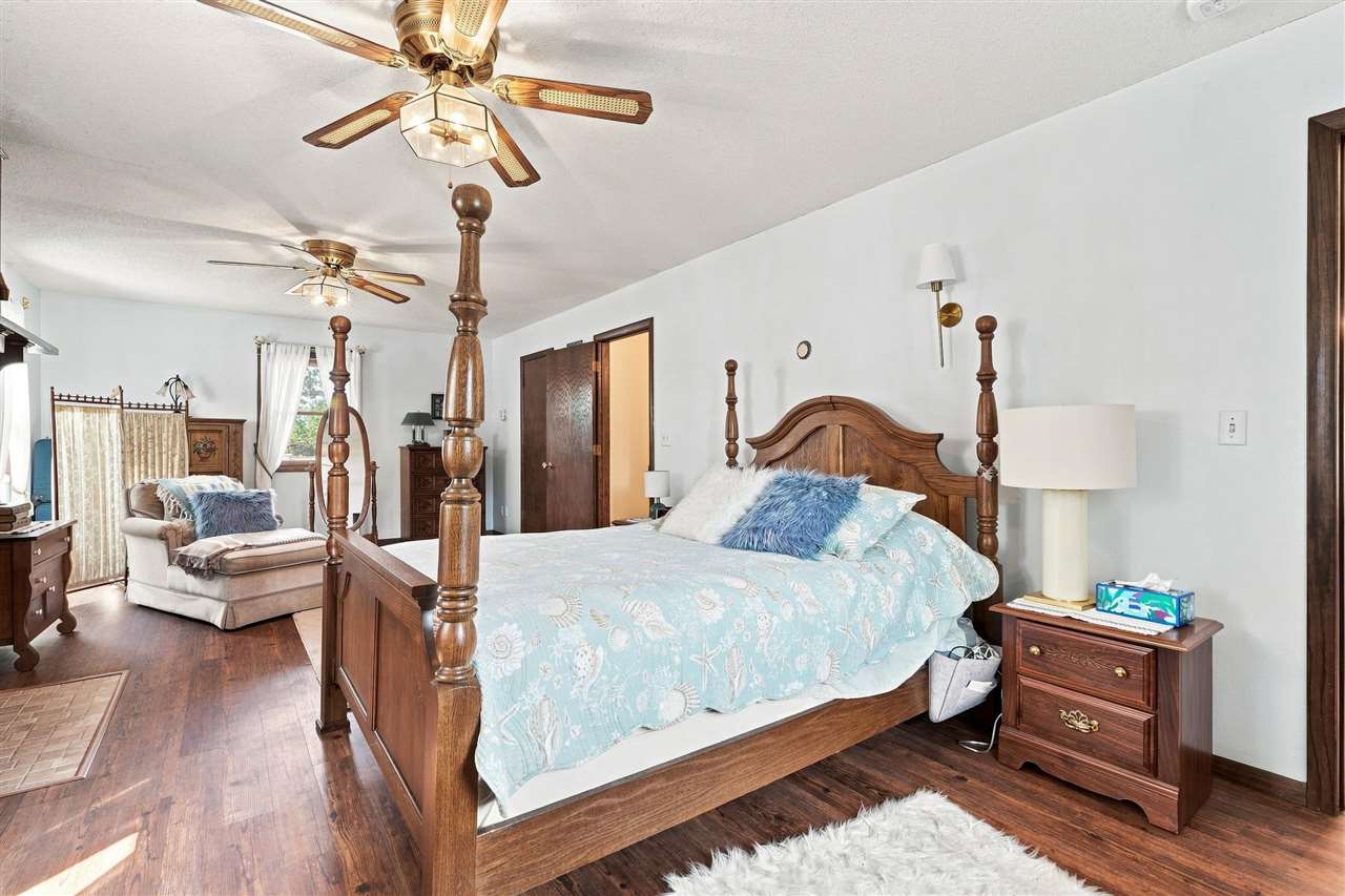 1302 E Harrison Street Washington IA 52353