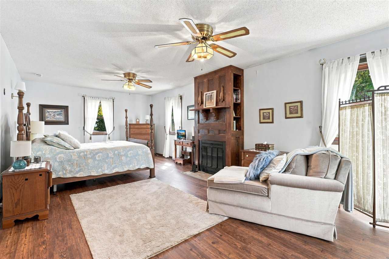 1302 E Harrison Street Washington IA 52353