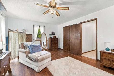 1302 E Harrison Street Washington IA 52353
