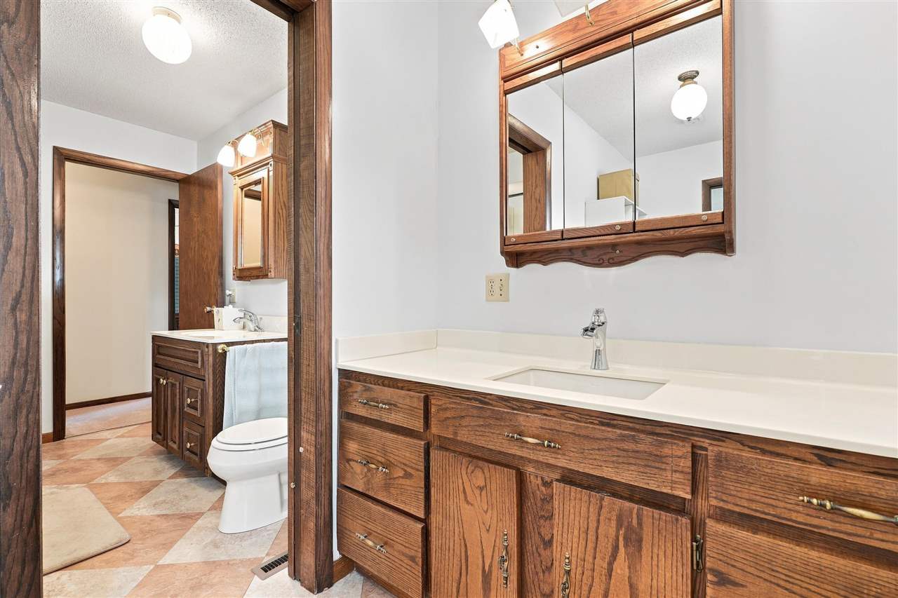 1302 E Harrison Street Washington IA 52353