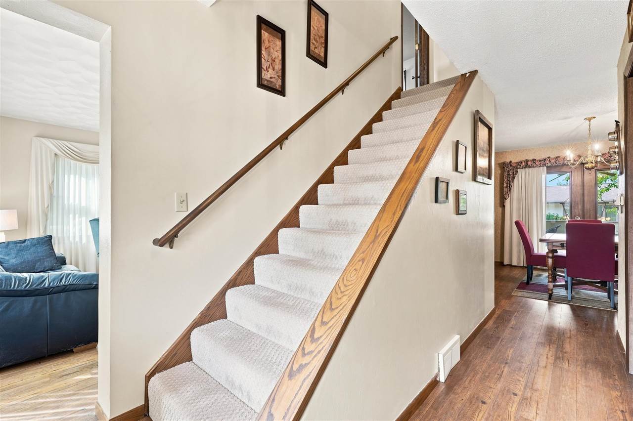 1302 E Harrison Street Washington IA 52353