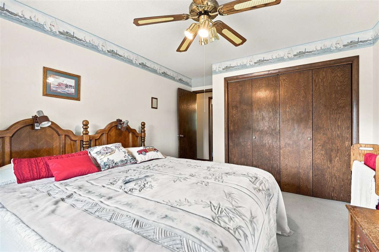 1302 E Harrison Street Washington IA 52353